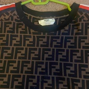 Used fendi t shirt size lrg used